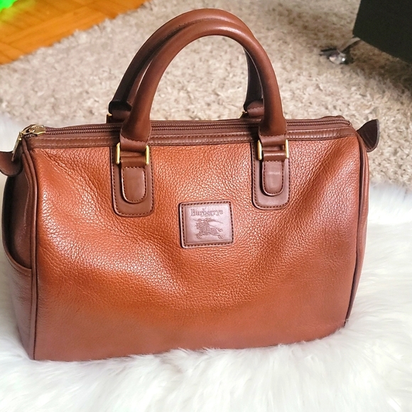 ❤HOST PICK❤ Burberry - Picture 1 of 17